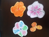 고운 꽃잎이 나빌레라.